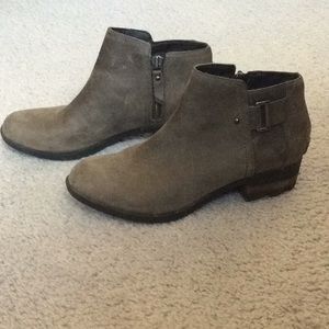 Sorel Lolla Ankle Boot 8:5